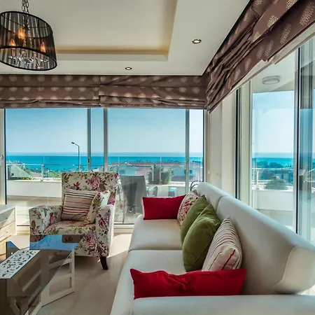 Pleasant Home With Shared Pools And Fantastic Sea View Near Beach In Alanya