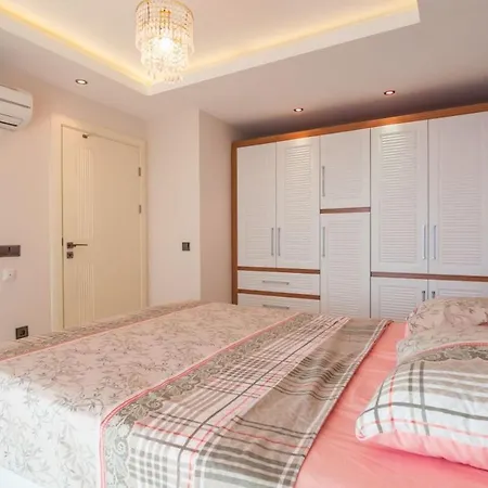 Pleasant Home With Shared Pools And Fantastic Sea View Near Beach In Alanya *